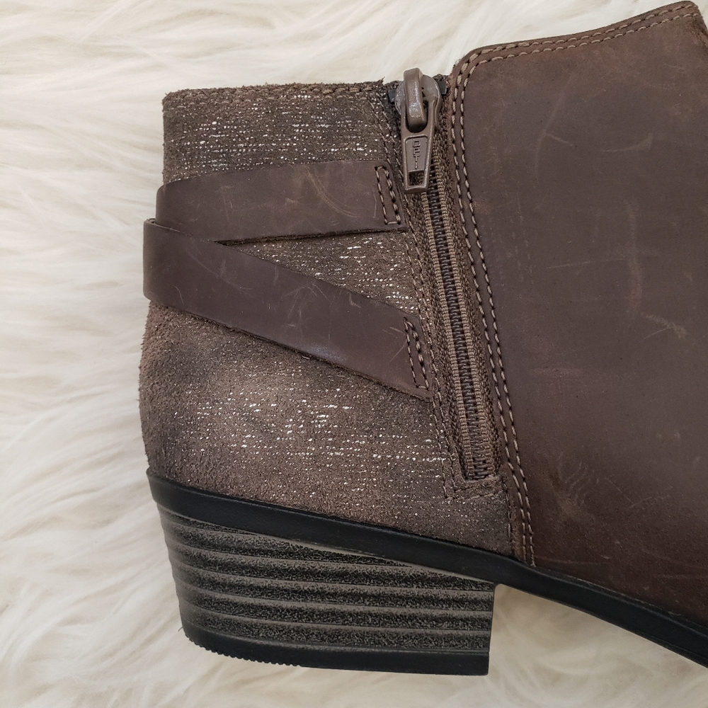 Clarks Addiy Gladys Leather Ankle Boot - Picture 6 of 9
